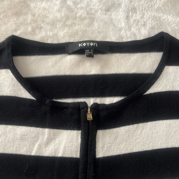 BUY NOW🖤🤍SILKY FLAW ClASSY ZIPPER JACKET TOP 🤍🖤 - Picture 2 of 5